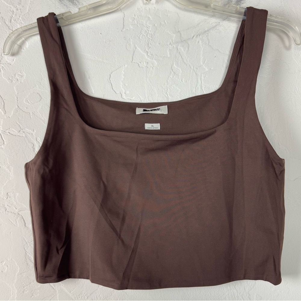 Aritzia Babaton Contour Tank Top Cropped‎ Tee Knit Shirt Solid Brown Square Neck